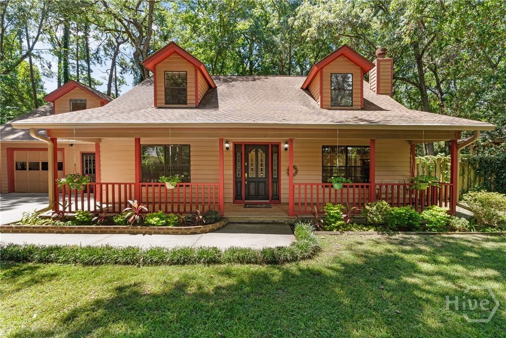 Image 3 of property listing at 9 W Coquena Circle, Savannah, GA 31410