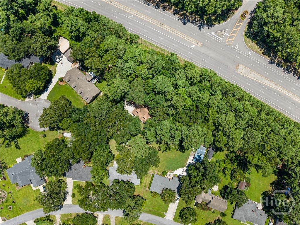 Image 38 of property listing at 9 W Coquena Circle, Savannah, GA 31410