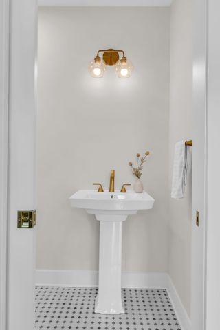 323 50th Ave, N, Nashville, TN 37209