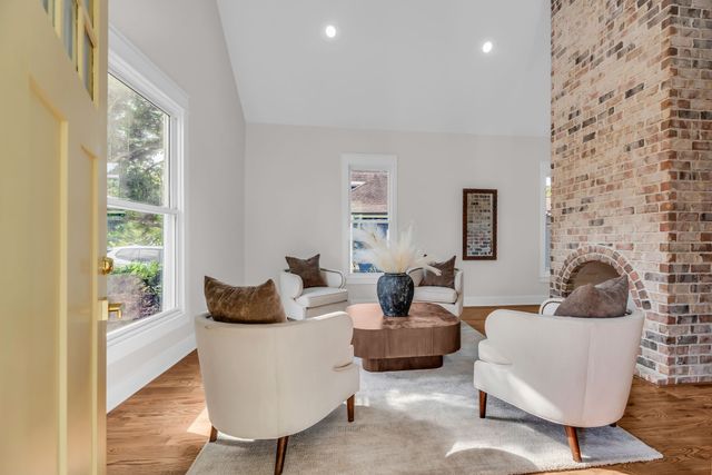 323 50th Ave, N, Nashville, TN 37209