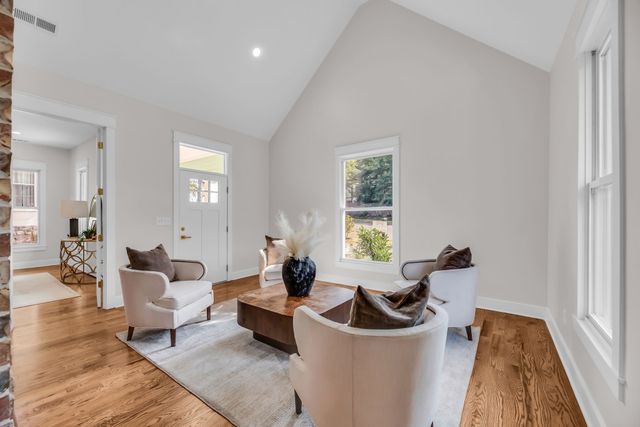 323 50th Ave, N, Nashville, TN 37209