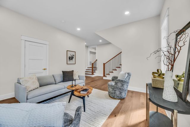 323 50th Ave, N, Nashville, TN 37209