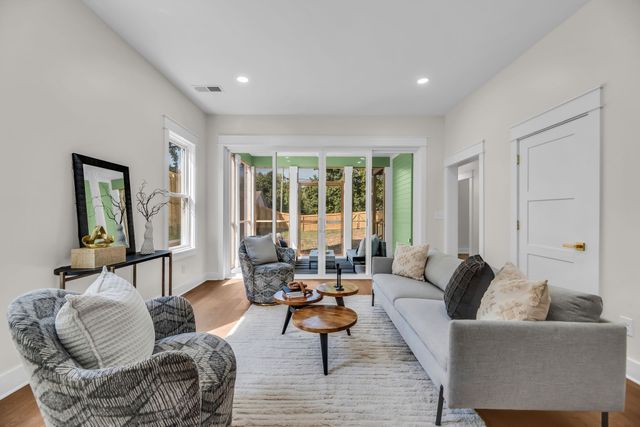 323 50th Ave, N, Nashville, TN 37209