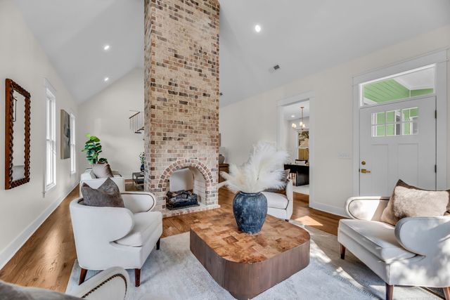 323 50th Ave, N, Nashville, TN 37209