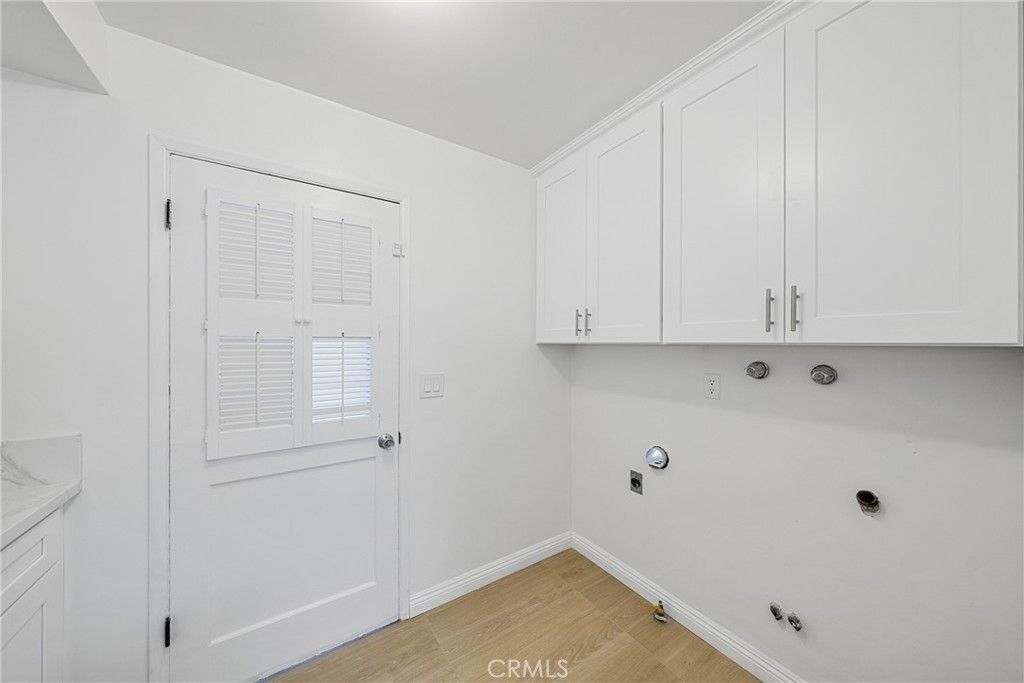 Image 11 of property listing at 448 E Sandra Avenue, Arcadia, CA 91006