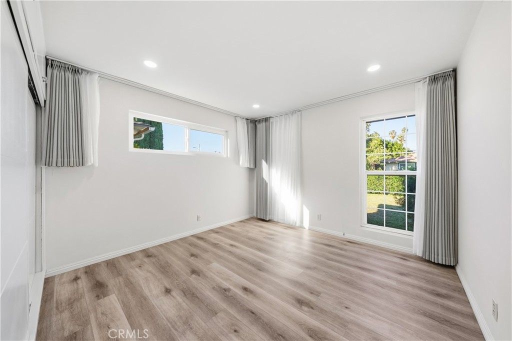 Image 12 of property listing at 448 E Sandra Avenue, Arcadia, CA 91006
