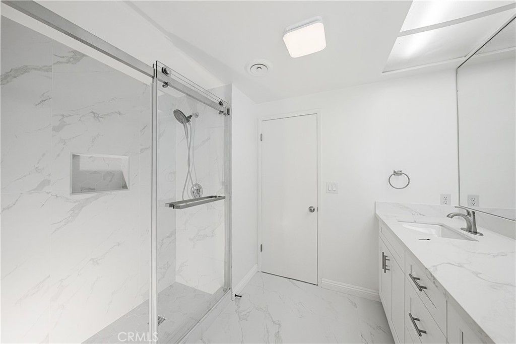 Image 15 of property listing at 448 E Sandra Avenue, Arcadia, CA 91006