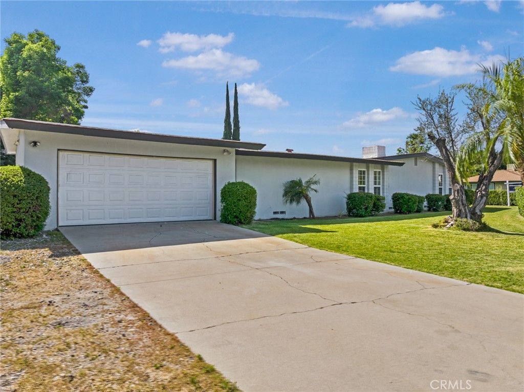 Image 25 of property listing at 448 E Sandra Avenue, Arcadia, CA 91006