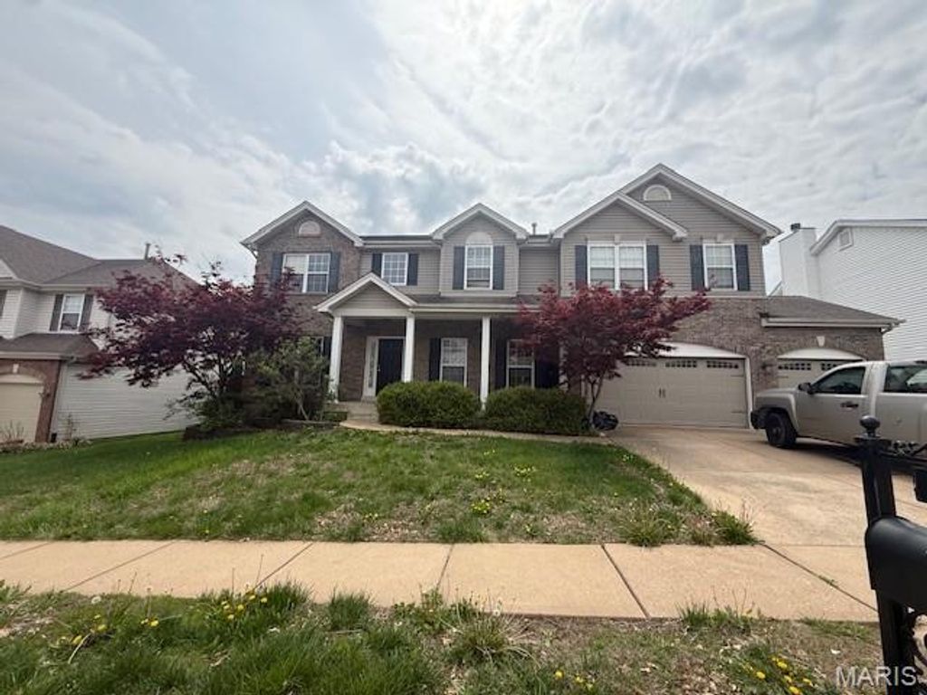 4398 Ventura Place Drive, St Louis, MO 63128