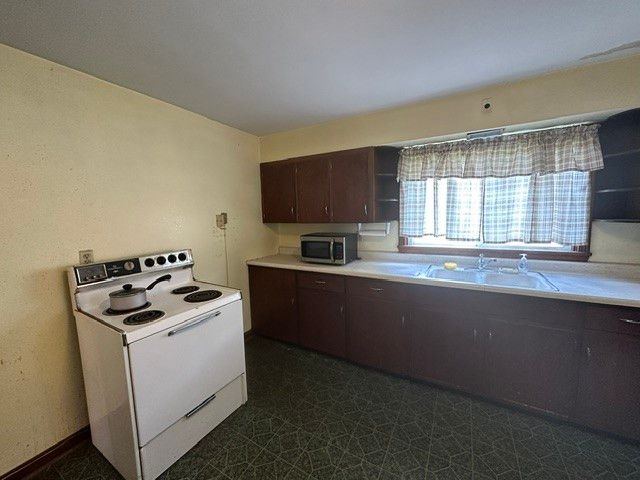 120 Mason St, Wayne Twp, PA 16157