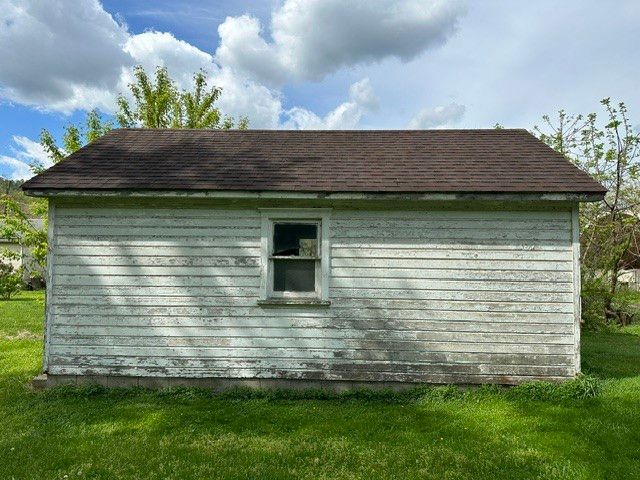 120 Mason St, Wayne Twp, PA 16157