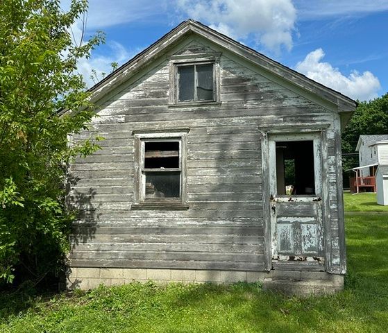 120 Mason St, Wayne Twp, PA 16157
