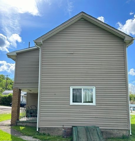 120 Mason St, Wayne Twp, PA 16157