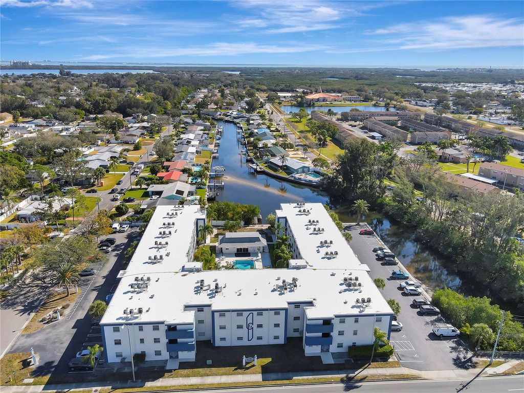 350 79TH AVENUE N 238, St Petersburg, FL 33702