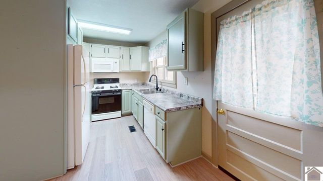 137 Nash Drive, Grand Rivers, KY 42045
