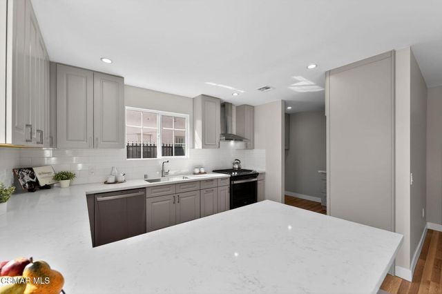 3722 Degnan Boulevard, Los Angeles, CA 90018