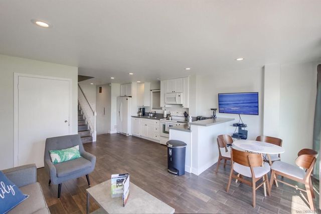 3686 Bayside Walk, San Diego, CA 92109