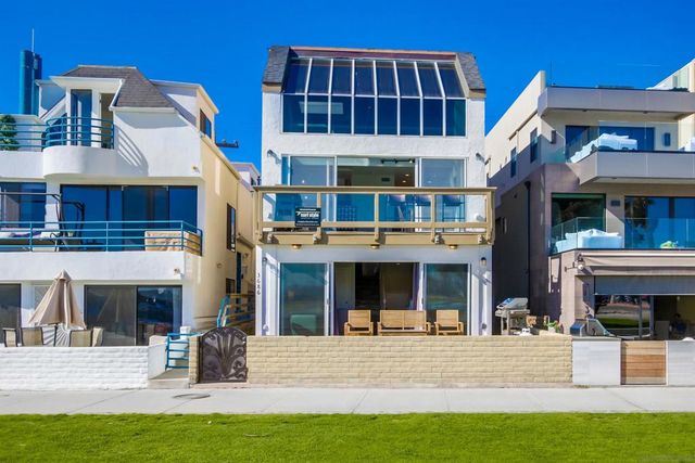 3686 Bayside Walk, San Diego, CA 92109