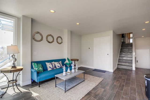 3686 Bayside Walk, San Diego, CA 92109