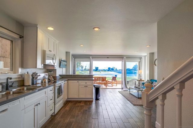 3686 Bayside Walk, San Diego, CA 92109