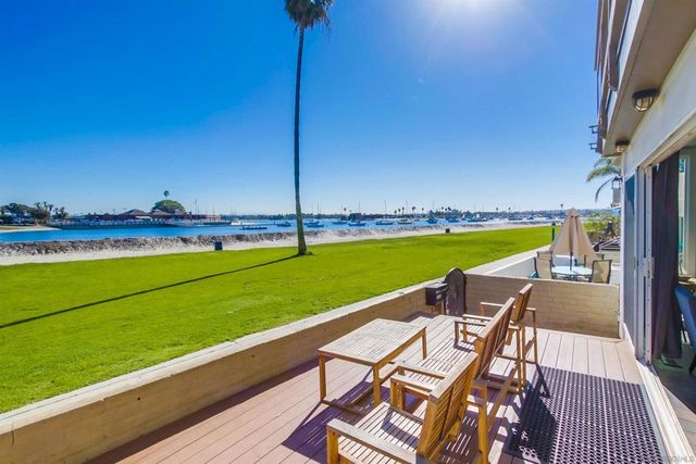 3686 Bayside Walk, San Diego, CA 92109