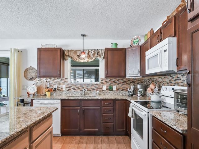 2409 HOOK HOLLOW TERRACE, The Villages, FL 32162