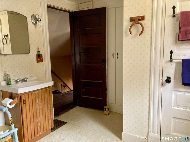 5 Oak Street, Stafford, CT 06076