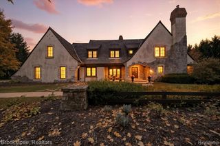 8179 Towering Pines, Clarkston, MI 48348