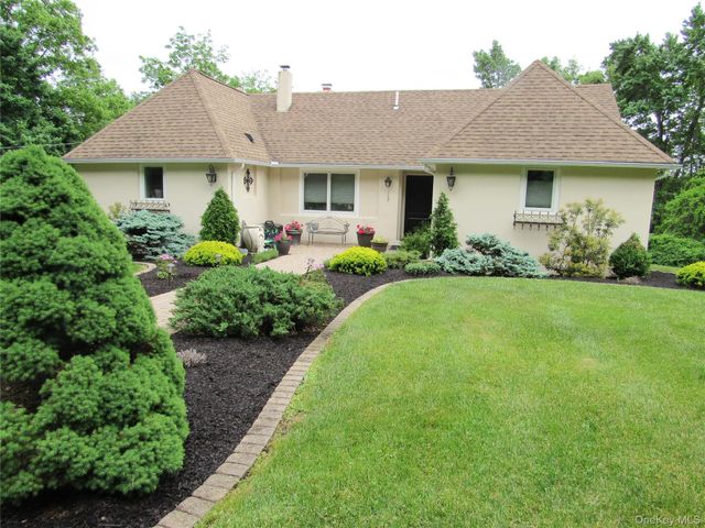 107 Pine Hill Road, Chester, NY 10918