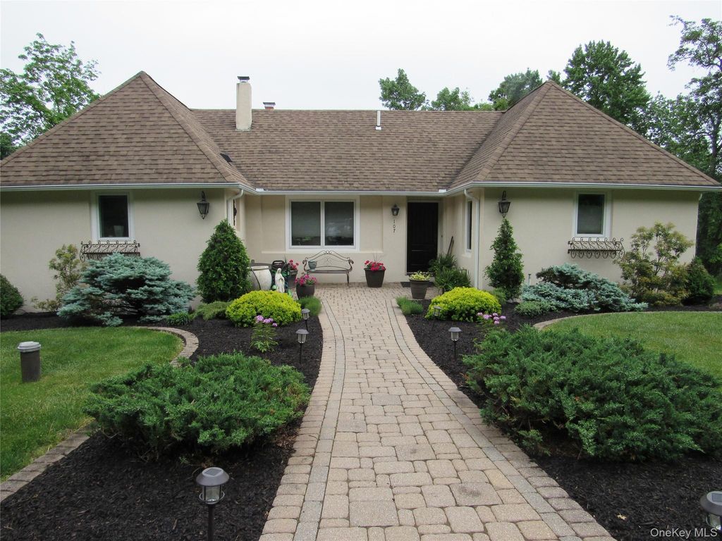 107 Pine Hill Road, Chester, NY 10918