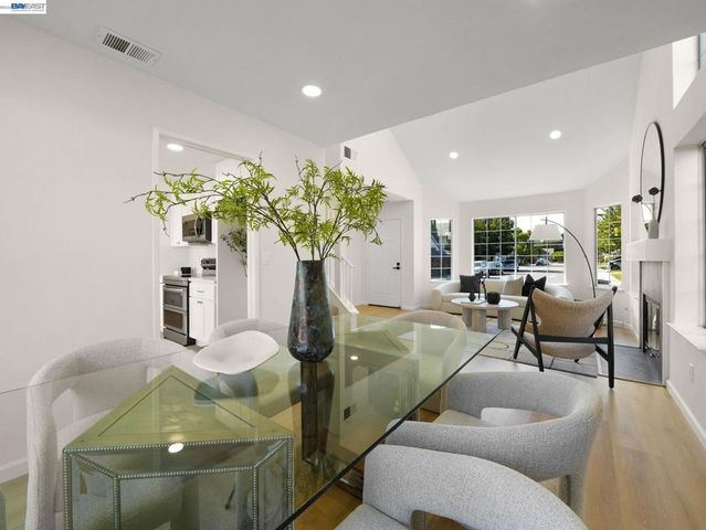 312 Rivercreek Dr, Fremont, CA 94536