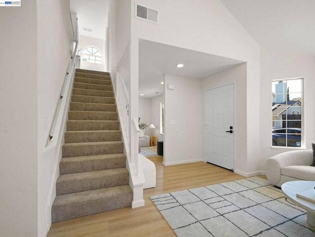 312 Rivercreek Dr, Fremont, CA 94536