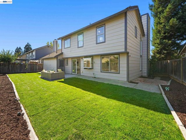 312 Rivercreek Dr, Fremont, CA 94536