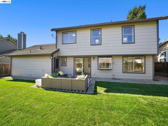 312 Rivercreek Dr, Fremont, CA 94536