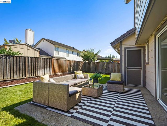 312 Rivercreek Dr, Fremont, CA 94536