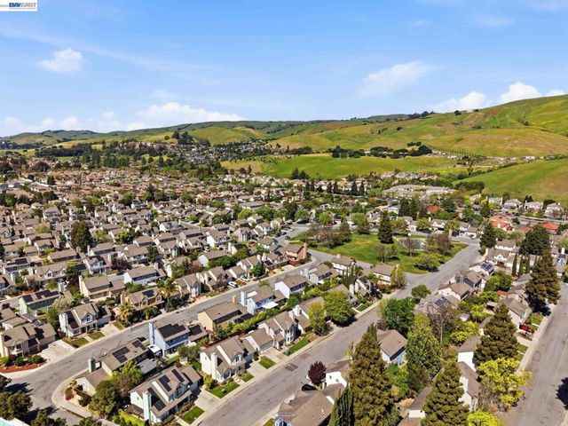 312 Rivercreek Dr, Fremont, CA 94536