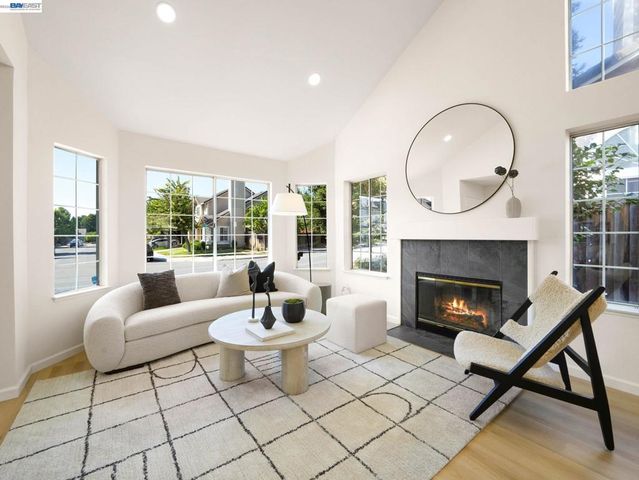 312 Rivercreek Dr, Fremont, CA 94536