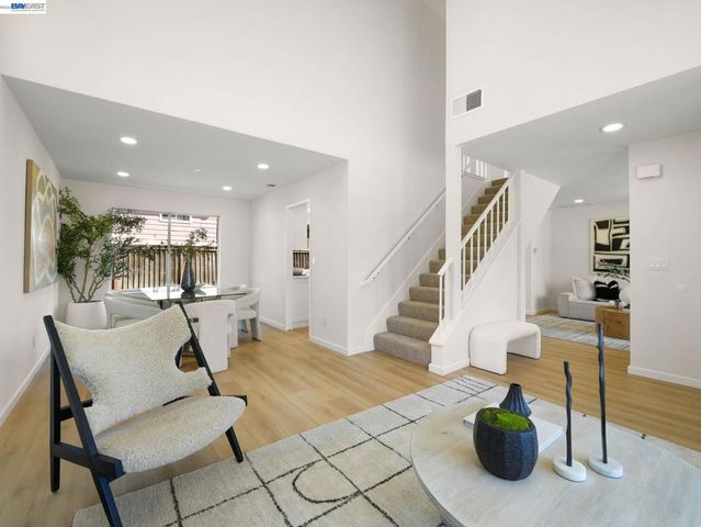 312 Rivercreek Dr, Fremont, CA 94536