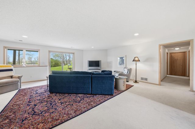 2799 319th Lane NE, Cambridge, MN 55008