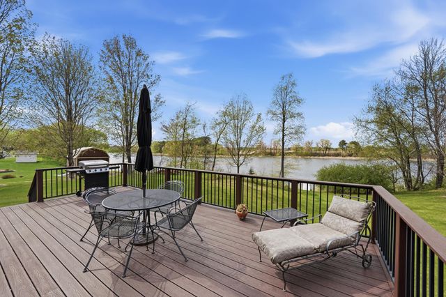 2799 319th Lane NE, Cambridge, MN 55008