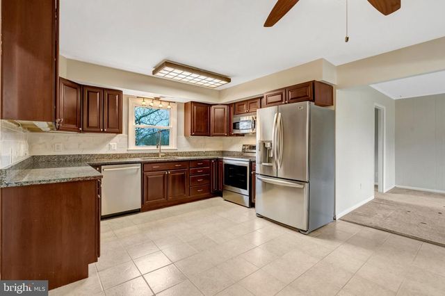 6521 LANCASTER DR, Warrenton, VA 20187