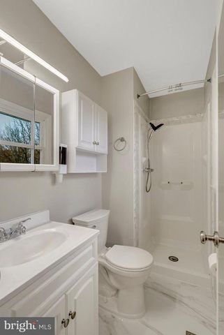 6521 LANCASTER DR, Warrenton, VA 20187