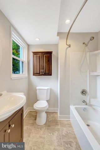 6521 LANCASTER DR, Warrenton, VA 20187