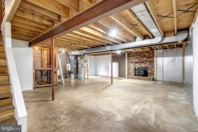 6521 LANCASTER DR, Warrenton, VA 20187