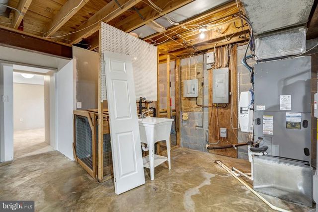 6521 LANCASTER DR, Warrenton, VA 20187