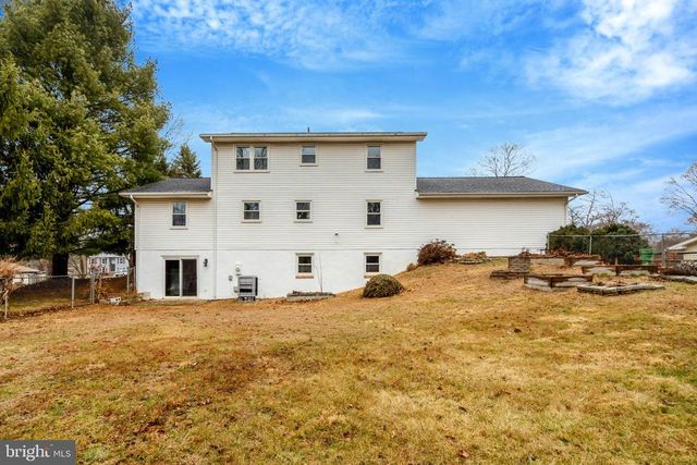 6521 LANCASTER DR, Warrenton, VA 20187