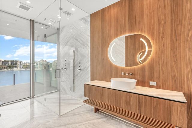 5 Grove Isle S301, Coconut Grove, FL 33133