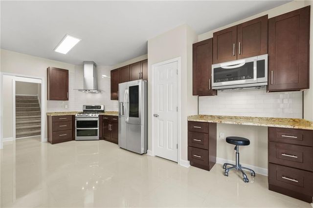 1564 Ember Oaks Circle, Powder Springs, GA 30127