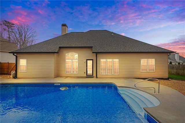 1564 Ember Oaks Circle, Powder Springs, GA 30127