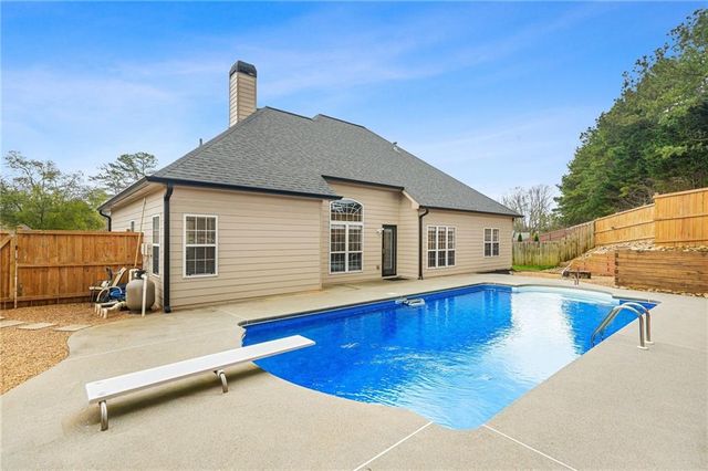 1564 Ember Oaks Circle, Powder Springs, GA 30127